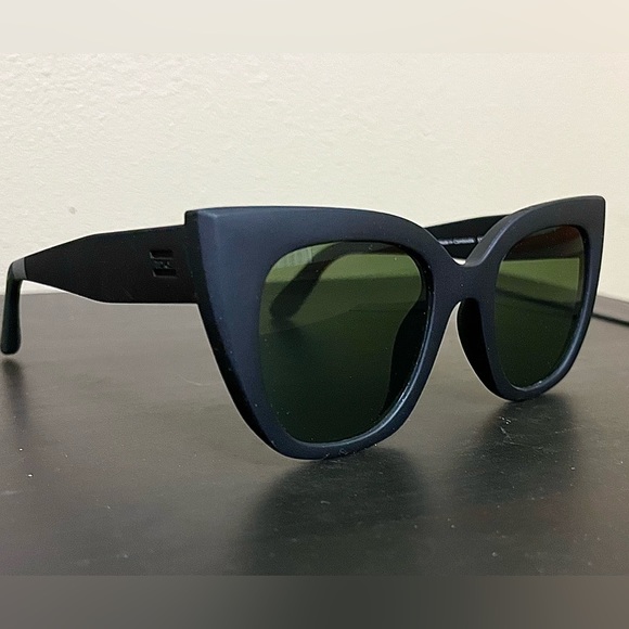 Tom’s black sunglasses. Vintage style. - Picture 1 of 6